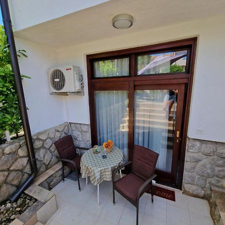 Apartments Vesna Pinezići Eksteriør billede